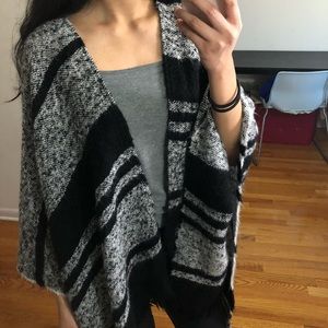 Old Navy Poncho Black and White Shawl